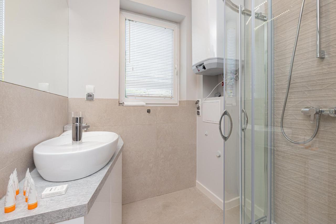 Gdanska Two-Bedroom Apartment Brzezno Beach By Noclegi Renters Eksteriør bilde